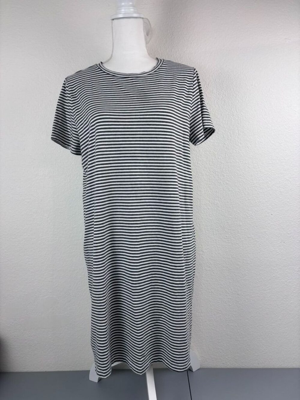 Eileen Fisher medium grey white striped crew neck knit shirt dress casual